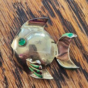Vintage Coro Gold Sterling Silver Green Jelly Belly Cabochon Eye Fish Brooch